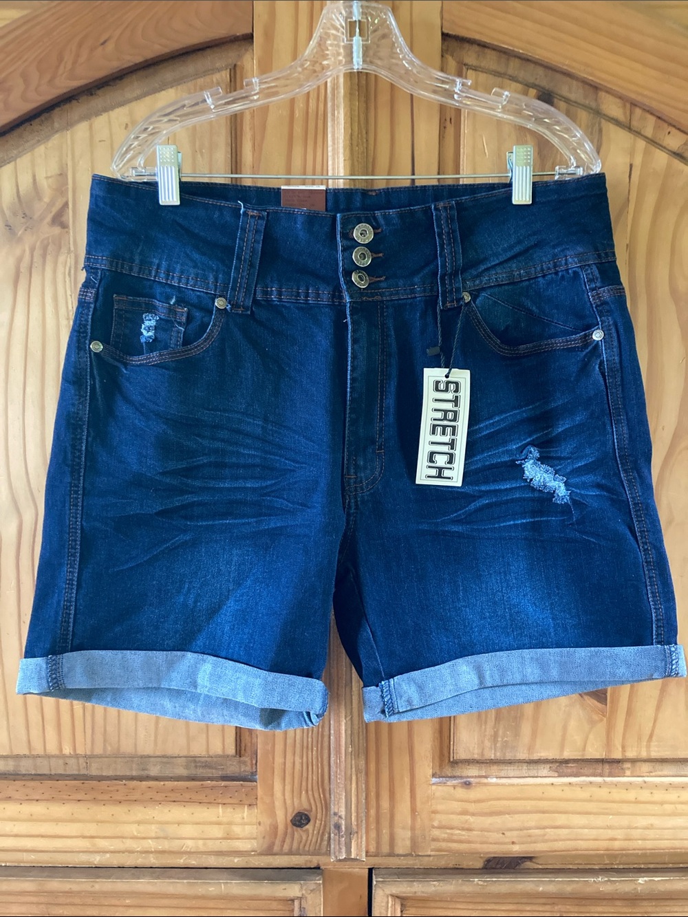 Women’s Kenneth Lopez blue cute cuffed hem jean shorts size 18 - NWT